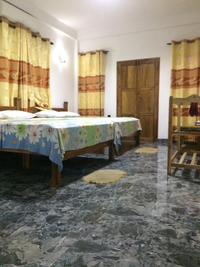 Hotel Athina & Restaurant Чилау Экстерьер фото